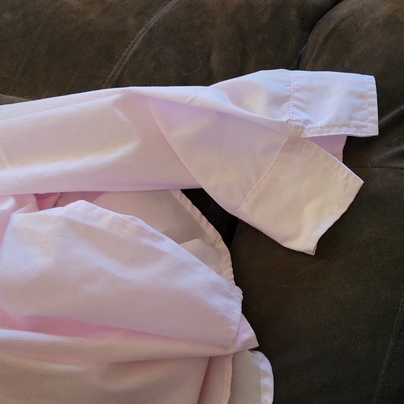 Cute button up top - Picture 4 of 6